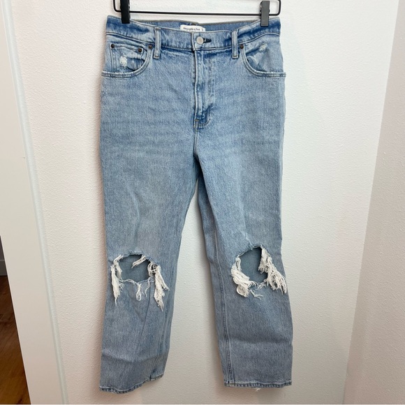 Abercrombie & Fitch 90’s Straight Ultra High Rise Light Destroy Women’s 29 Short - Picture 3 of 8